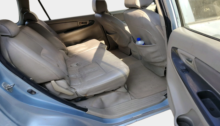 2011 Toyota Innova 2.5 G4 8 STR, Diesel, Manual, 1,67,861 km, interior