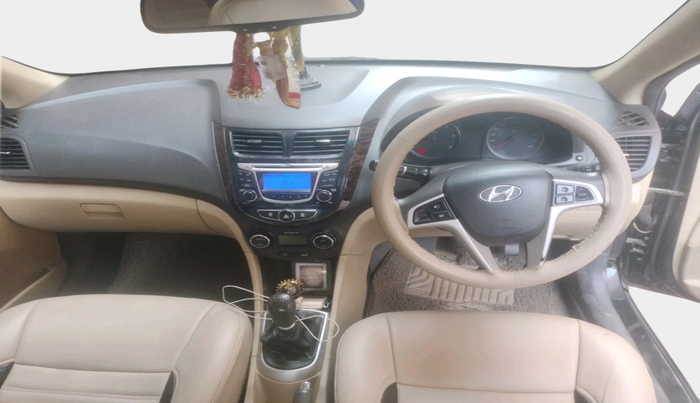 2014 Hyundai Verna FLUIDIC 1.6 CRDI SX, Diesel, Manual, 90,414 km, interior