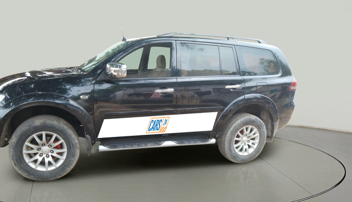 2015 Mitsubishi Pajero Sport 2.5 MT 4X4, Diesel, Manual, 2,03,391 km, exterior