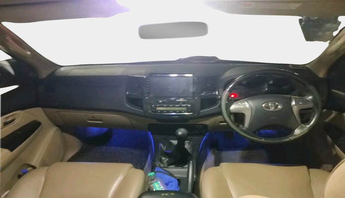 2015 Toyota Fortuner 3.0 4X2 MT, Diesel, Manual, 83,260 km, interior