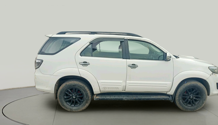 2012 Toyota Fortuner 3.0 4X4 MT, Diesel, Manual, 1,24,013 km, exterior