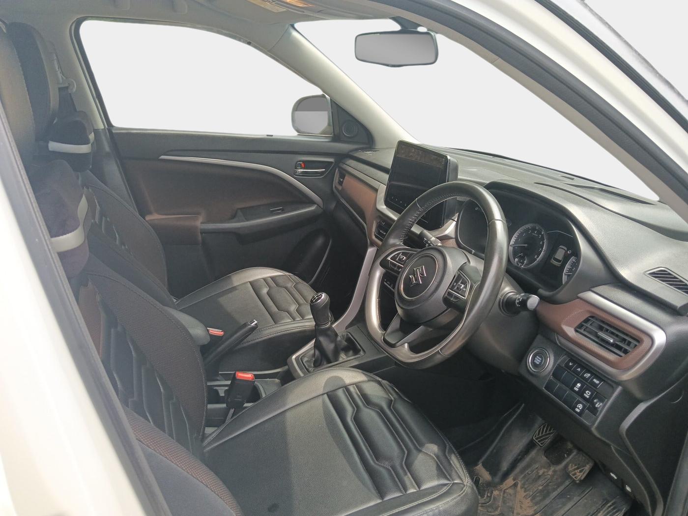 2022 Maruti BREZZA ZXI + SMART HYBRID, Petrol, Manual, 42,300 km, interior
