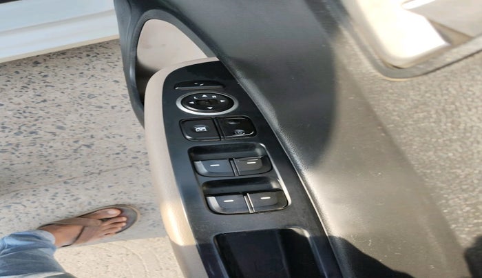 2014 Hyundai Grand i10 SPORTZ 1.1 CRDI, Diesel, Manual, 1,48,295 km, interior