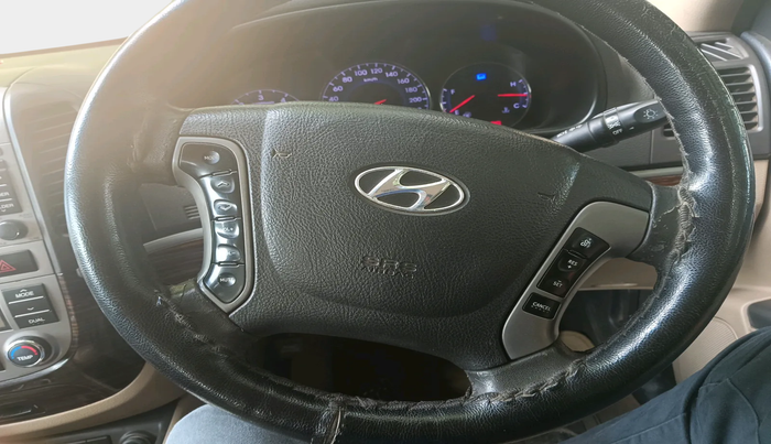 2011 Hyundai Santa Fe 4 WD AT, Diesel, Automatic, 2,26,165 km, interior