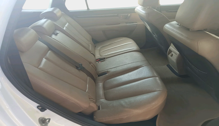 2011 Hyundai Santa Fe 4 WD AT, Diesel, Automatic, 2,26,165 km, interior