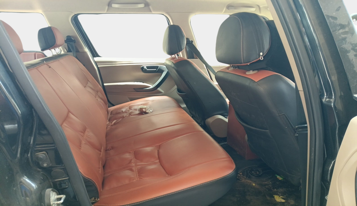 2023 Mahindra BOLERO NEO N 8, Diesel, Manual, 35,645 km, interior