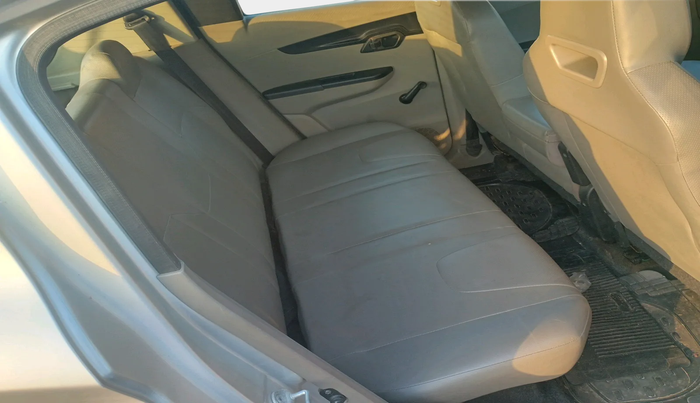 2017 Mahindra Kuv100 K2 D 6 STR, Diesel, Manual, 49,440 km, interior