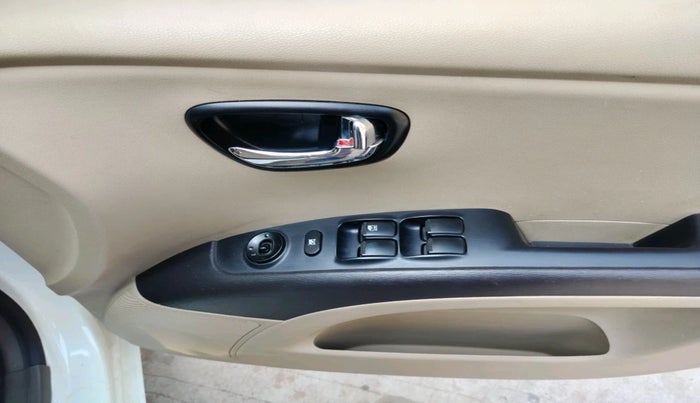 2013 Hyundai i10 MAGNA 1.2, Petrol, Manual, 23,163 km, interior