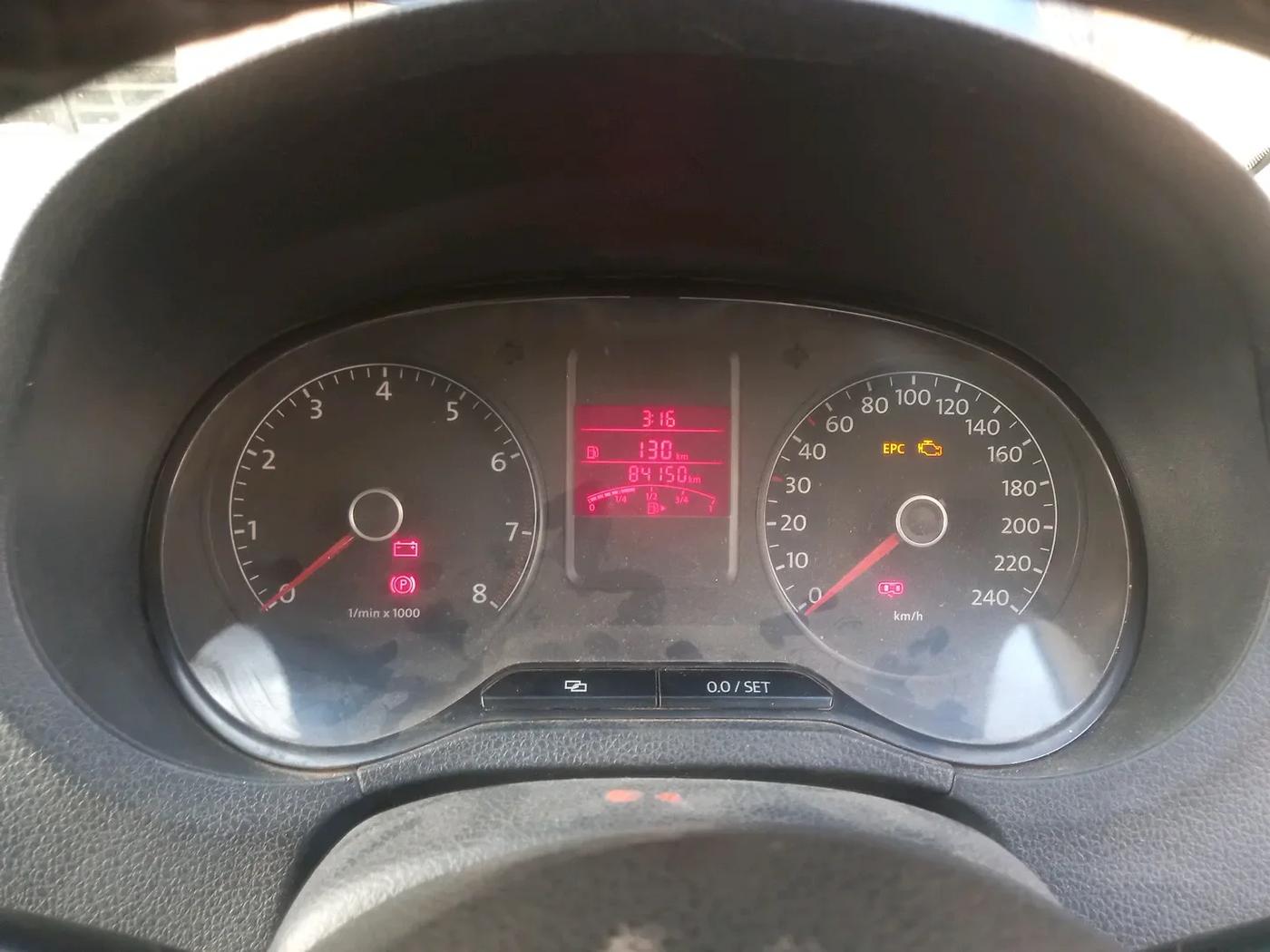 2013 Volkswagen Polo HIGHLINE1.2L, Petrol, Manual, 84,150 km, interior
