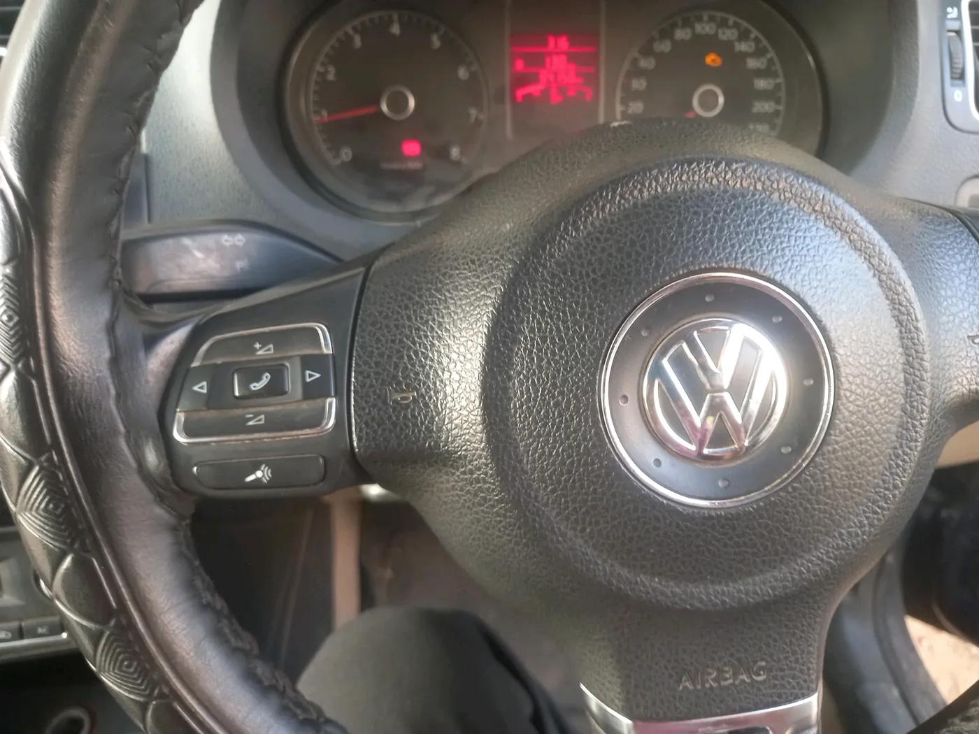 2013 Volkswagen Polo HIGHLINE1.2L, Petrol, Manual, 84,150 km, interior