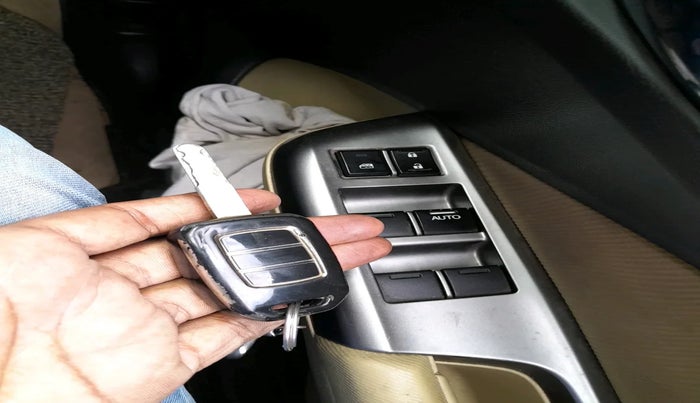 2014 Honda City 1.5L I-DTEC V, Diesel, Manual, 2,43,779 km, interior