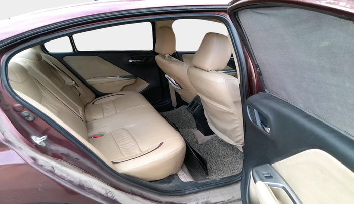 2014 Honda City 1.5L I-DTEC V, Diesel, Manual, 2,43,779 km, interior