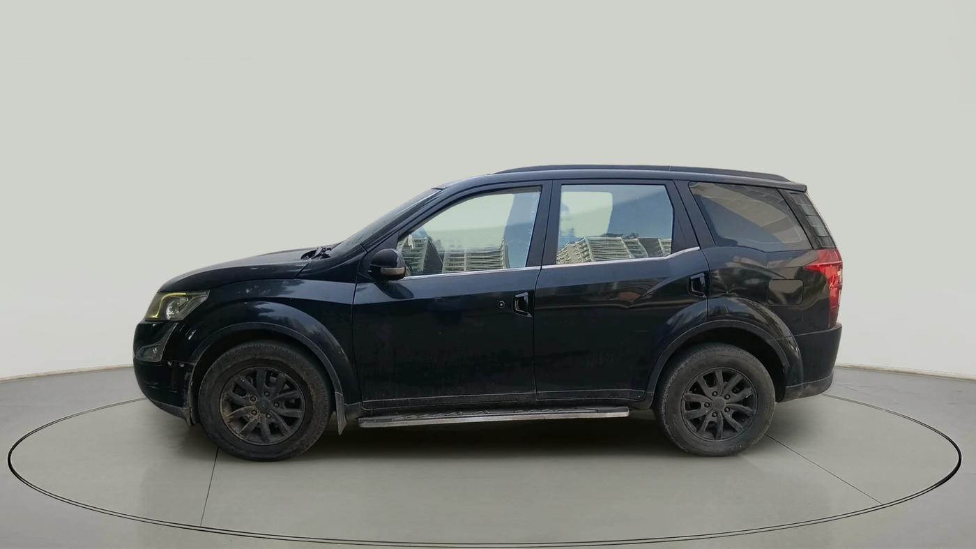 2016 Mahindra XUV500 W10 AT, Diesel, Automatic, 1,76,210 km, exterior