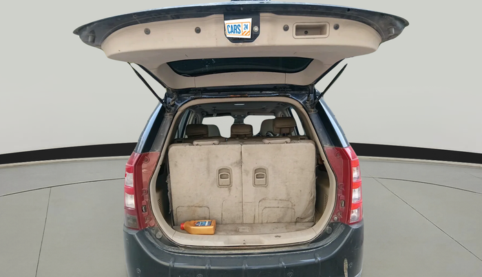 2016 Mahindra XUV500 W10 AT, Diesel, Automatic, 77,975 km, exterior