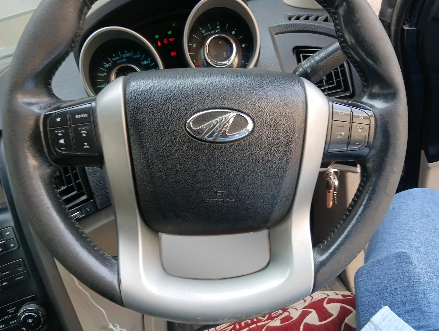 2016 Mahindra XUV500 W10 AT, Diesel, Automatic, 1,76,210 km, interior
