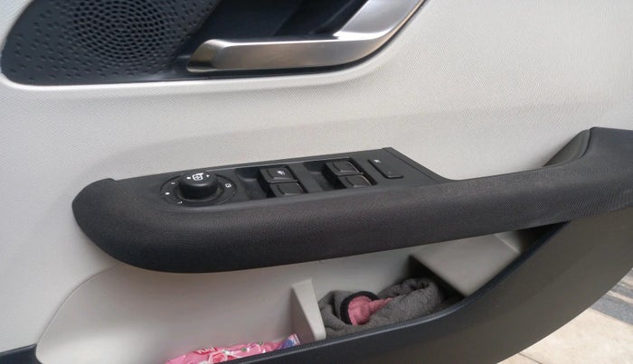 2022 Tata ALTROZ XZ PETROL, Petrol, Manual, 41,040 km, interior