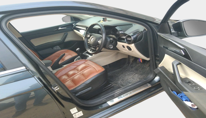 2023 Skoda SLAVIA AMBITION 1.0L TSI MT, Petrol, Manual, 35,266 km, interior