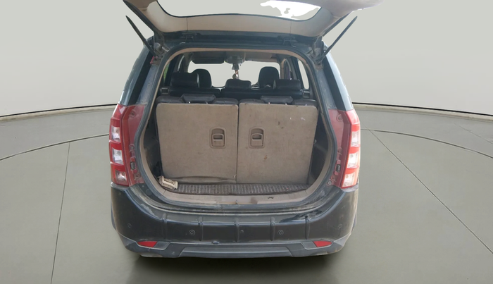 2015 Mahindra XUV500 W6, Diesel, Manual, 1,61,988 km, exterior