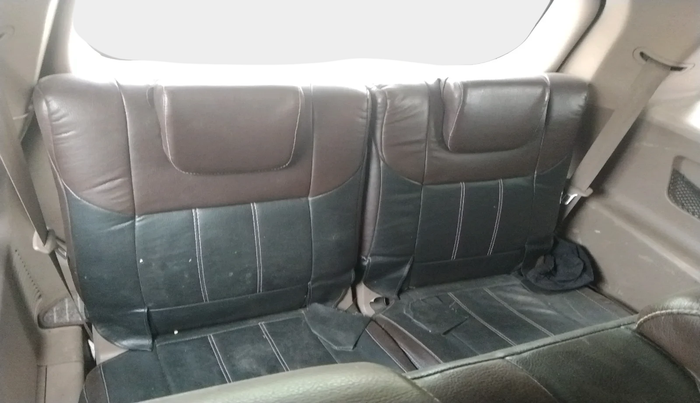 2015 Mahindra XUV500 W6, Diesel, Manual, 1,61,988 km, interior