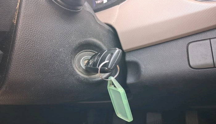 2017 Hyundai Grand i10 SPORTZ 1.2 KAPPA VTVT, Petrol, Manual, 92,112 km, interior