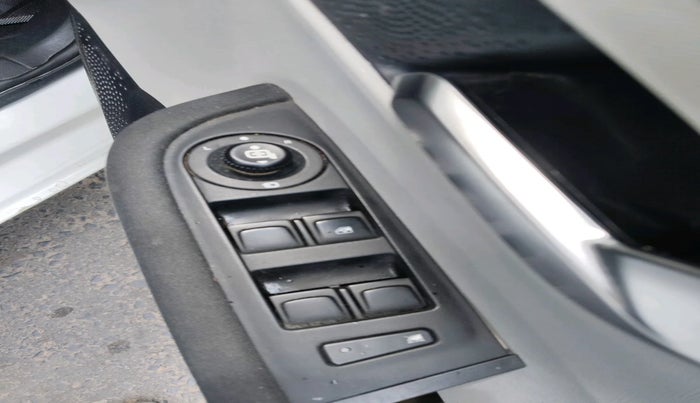 2023 Tata ALTROZ XM PLUS CNG, Petrol, Manual, 35,303 km, interior