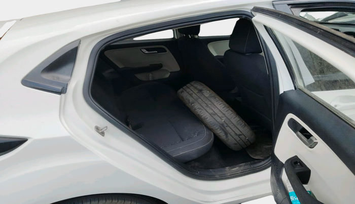 2023 Tata ALTROZ XM PLUS CNG, Petrol, Manual, 35,303 km, interior