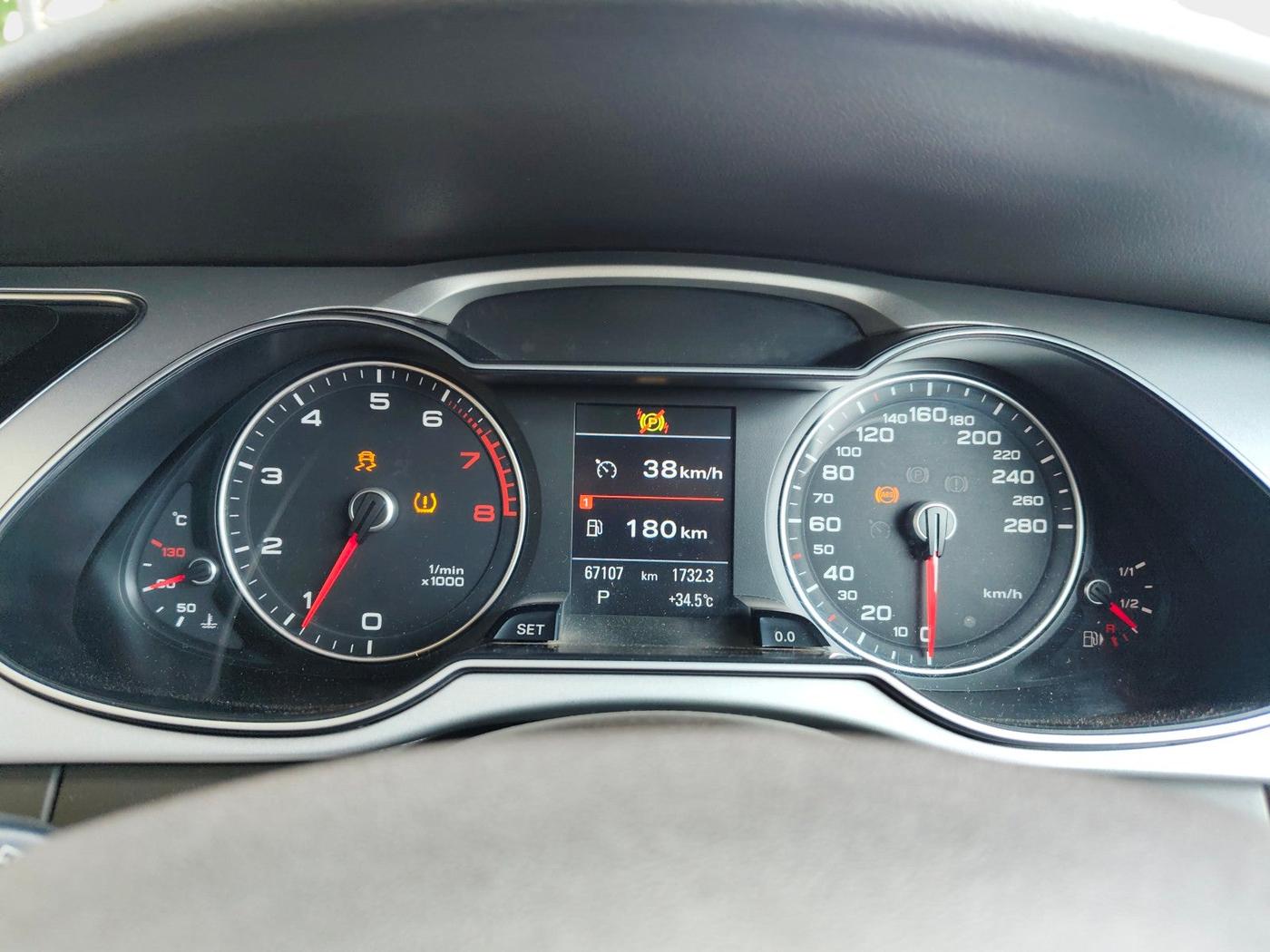 2015 Audi A4 1.8 TFSI PREMIUM, Petrol, Automatic, 67,107 km, interior