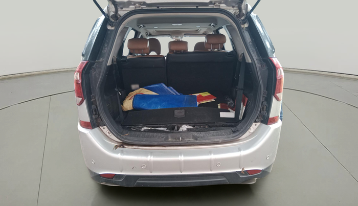2020 Mahindra XUV500 W9, Diesel, Manual, 90,772 km, exterior