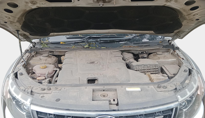 2020 Mahindra XUV500 W9, Diesel, Manual, 90,772 km, exterior