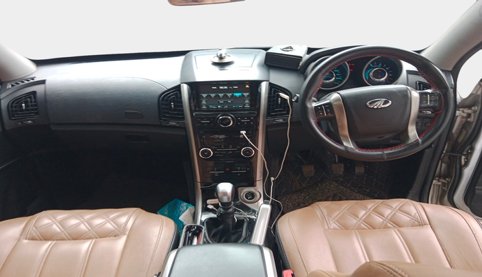 2020 Mahindra XUV500 W9, Diesel, Manual, 90,772 km, interior