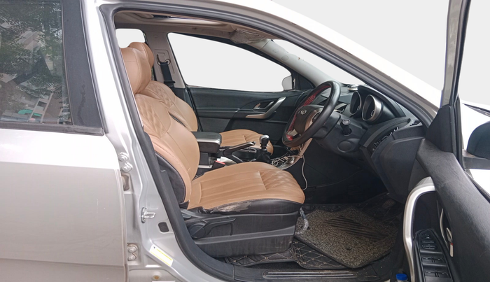 2020 Mahindra XUV500 W9, Diesel, Manual, 90,772 km, interior
