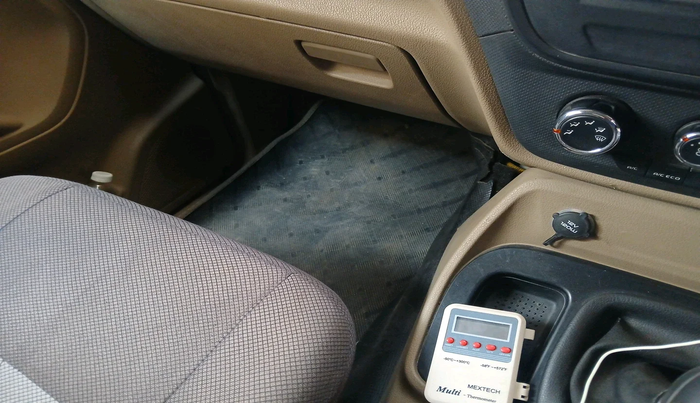 2019 Mahindra TUV300 T4 PLUS, Diesel, Manual, 1,17,372 km, interior