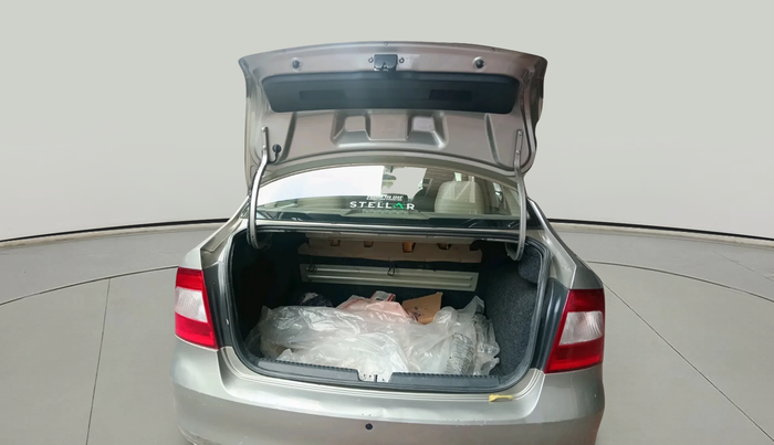 2012 Skoda Rapid 1.6 MPI ACTIVE, Petrol, Manual, 1,35,866 km, exterior