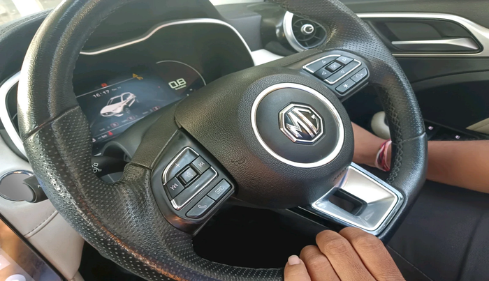 2022 MG ASTOR SHARP 1.5 MT, Petrol, Manual, 33,975 km, interior