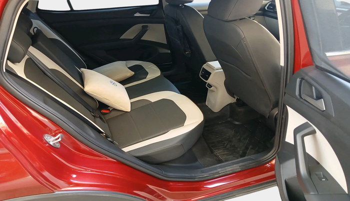 2023 Volkswagen TAIGUN TOPLINE 1.0 TSI AT, Petrol, Automatic, 3,360 km, interior