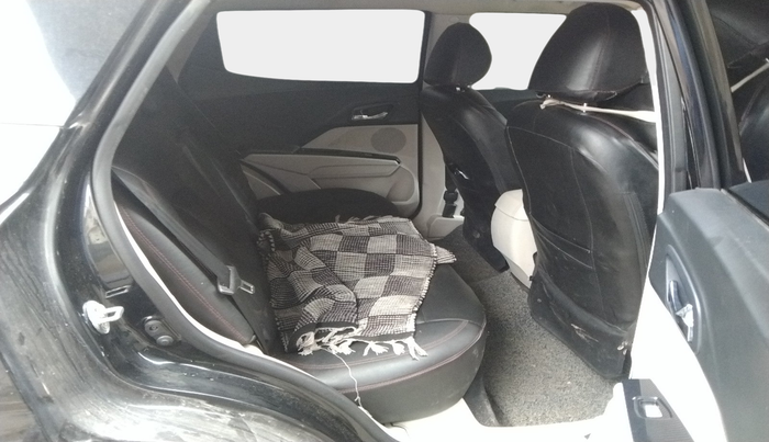 2019 Mahindra XUV300 W8 1.5 DIESEL, Diesel, Manual, 1,37,041 km, interior