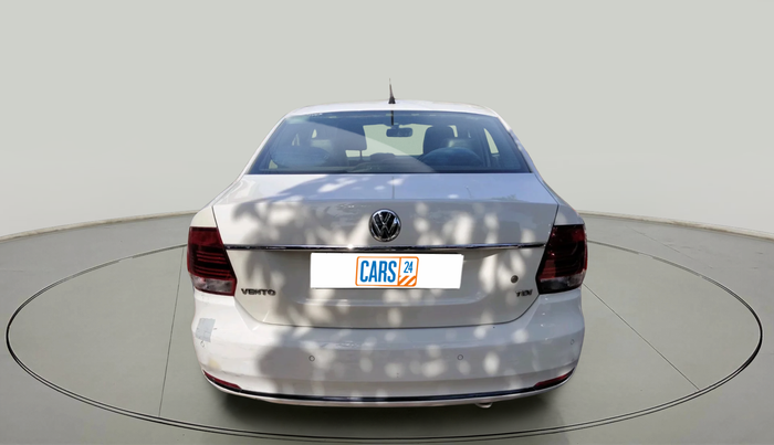 2015 Volkswagen Vento COMFORTLINE 1.5 AT, Diesel, Automatic, 1,63,627 km, exterior