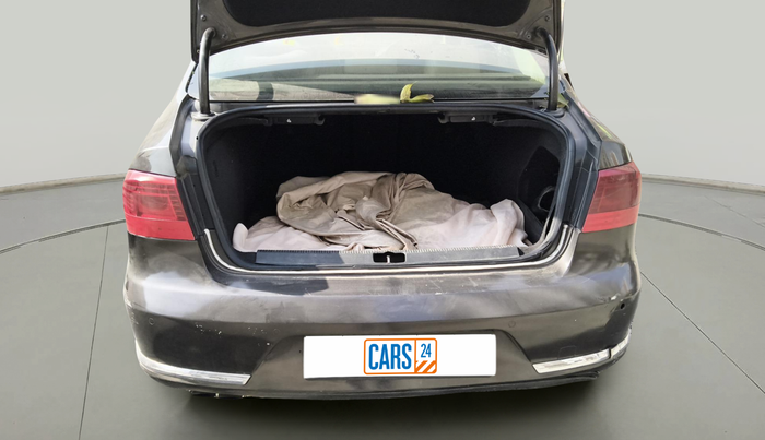 2012 Volkswagen Passat 2.0 PD DSG, Diesel, Automatic, 1,96,410 km, exterior