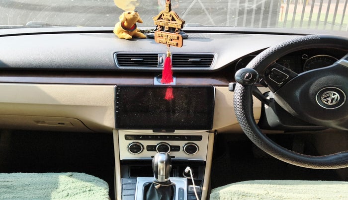 2012 Volkswagen Passat 2.0 PD DSG, Diesel, Automatic, 1,96,410 km, interior