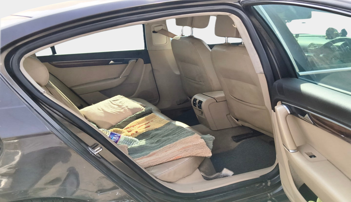 2012 Volkswagen Passat 2.0 PD DSG, Diesel, Automatic, 1,96,410 km, interior