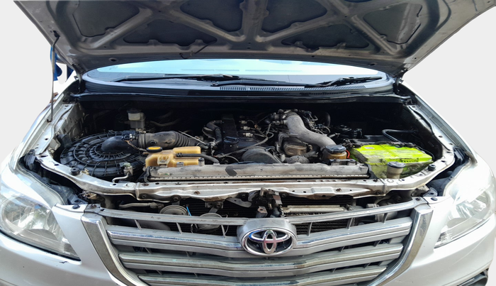 2011 Toyota Innova 2.5 G4 8 STR, Diesel, Manual, 3,99,515 km, exterior