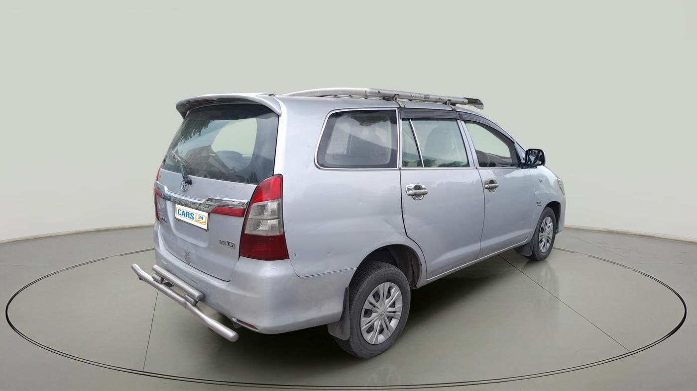 2011 Toyota Innova 2.5 G4 8 STR, Diesel, Manual, 3,99,515 km, exterior