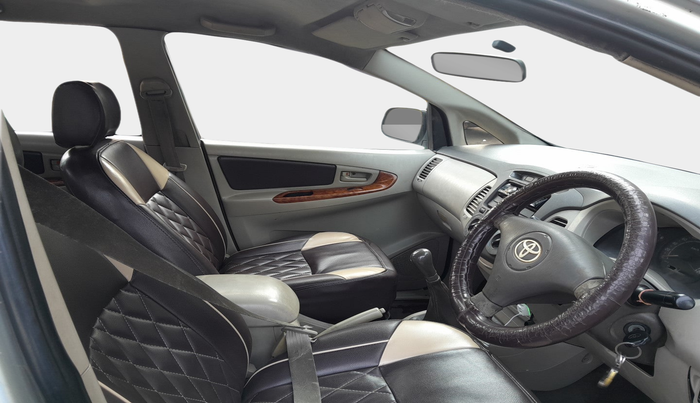 2011 Toyota Innova 2.5 G4 8 STR, Diesel, Manual, 3,99,515 km, interior