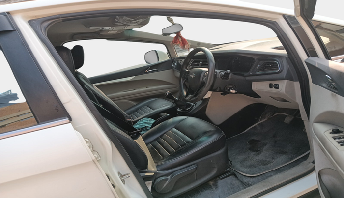 2019 Mahindra MARAZZO M8 7 STR, Diesel, Manual, 1,43,048 km, interior