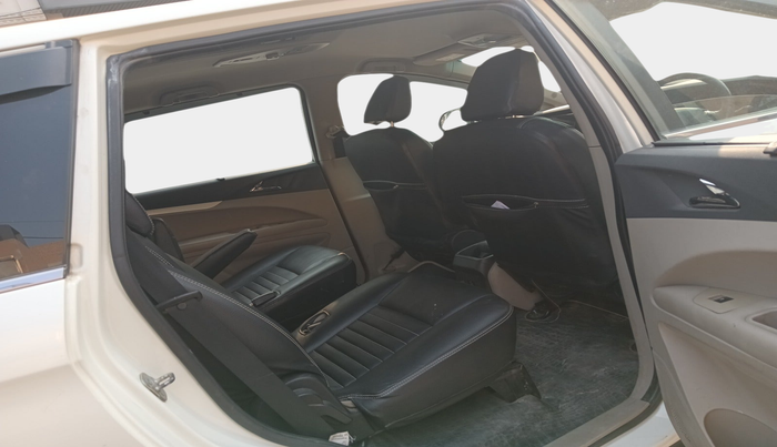 2019 Mahindra MARAZZO M8 7 STR, Diesel, Manual, 1,43,048 km, interior