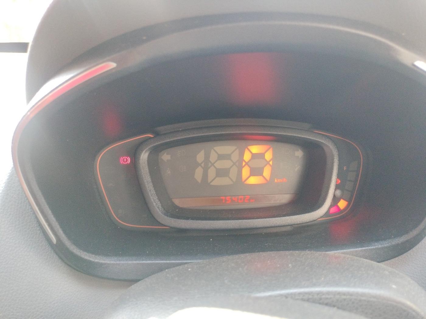 2018 Renault Kwid RXT 1.0 (O), Petrol, Manual, 75,402 km, interior
