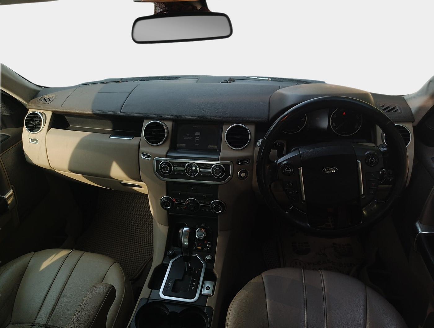 2012 Landrover Discovery 4 3.0 V6 SE, Diesel, Automatic, 1,56,323 km, interior