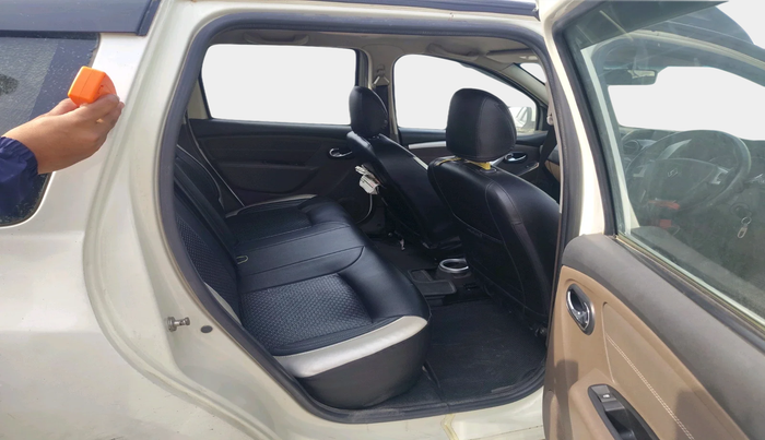 2017 Renault Duster 85 PS RXZ DIESEL, Diesel, Manual, 1,02,889 km, interior