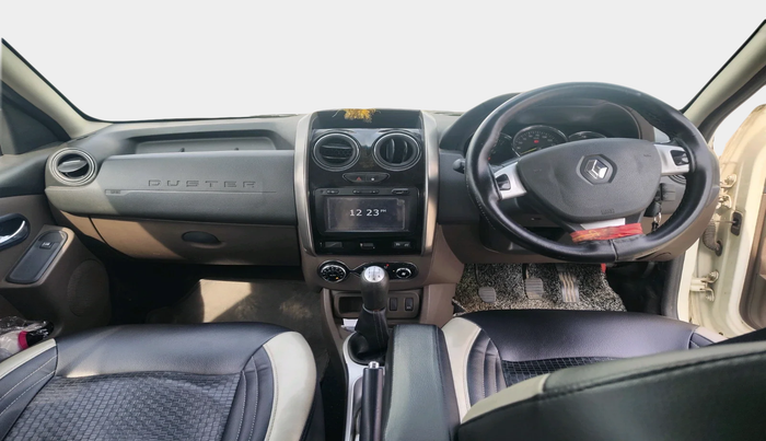 2017 Renault Duster 85 PS RXZ DIESEL, Diesel, Manual, 1,02,889 km, interior