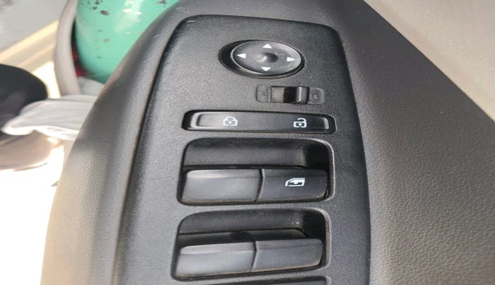 2021 Hyundai AURA S 1.2 CNG, Petrol, Manual, 1,25,910 km, interior